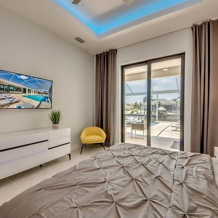 Villa Sensation By Coralvilla - New,Modern With Pool ケープコーラル エクステリア 写真