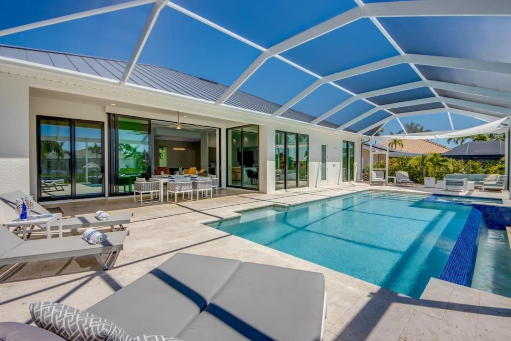 Villa Sensation By Coralvilla - New,Modern With Pool ケープコーラル エクステリア 写真